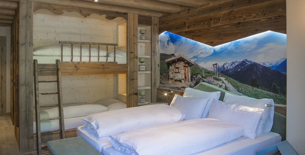 Hotel Amerikan 4*